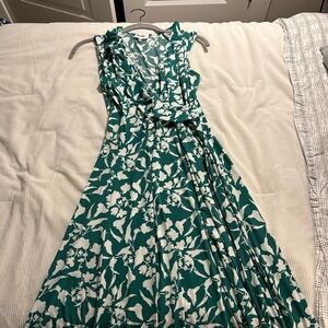 Leota Green and White Floral Maxi Dress (Never Worn)